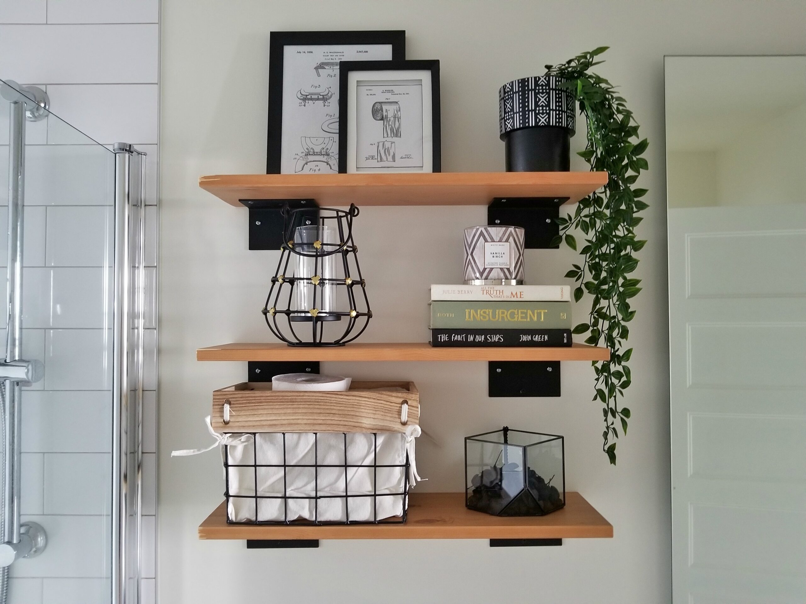 Geurig beroemd basketbal Ikea Wall Shelves: How to Hang Shelves in 3 Easy Steps