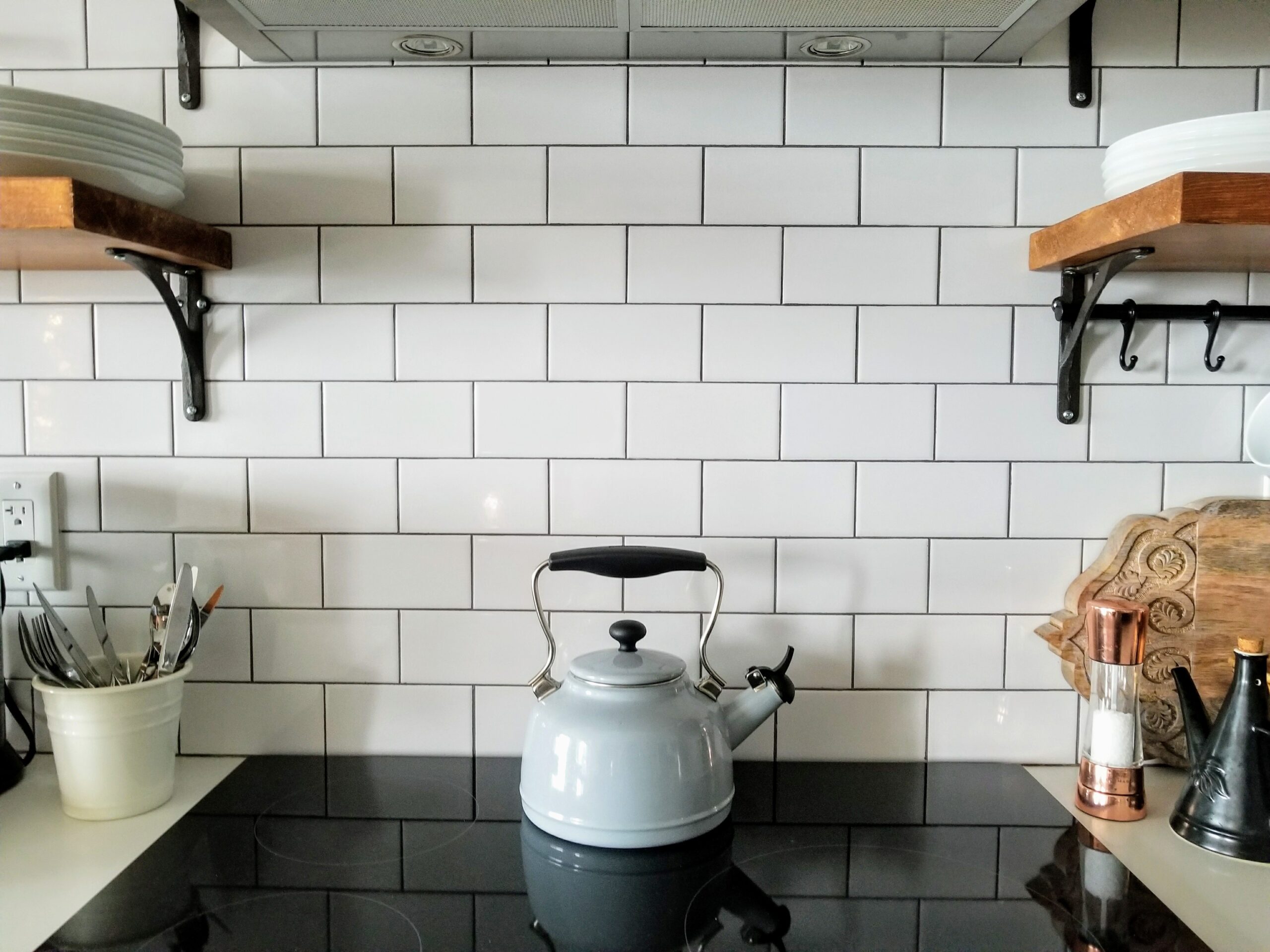 DIY Grout Stain: How to Stain the Grout Around Your Tiles